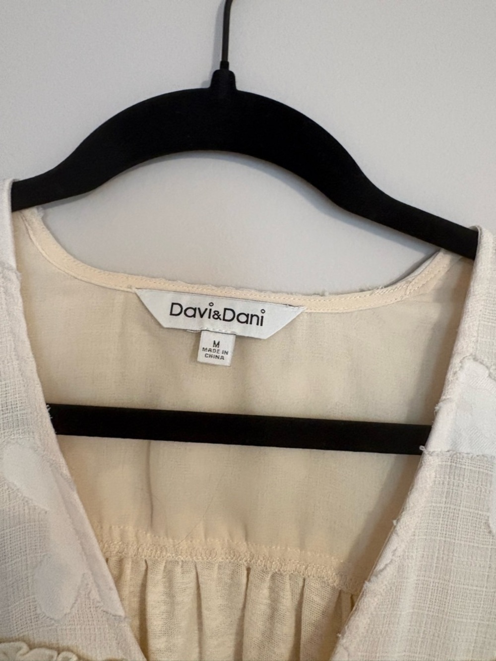 DAVI & DANI Cream Flutter Sleeve V-Neck Blouse - Picture 2 of 3